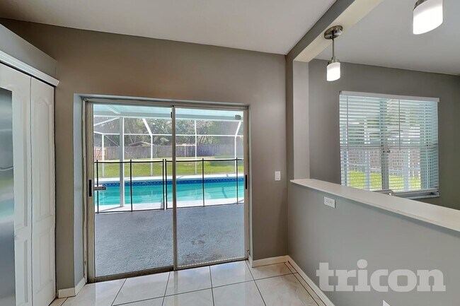Foto del edificio - 1627 Mosaic Forest Dr