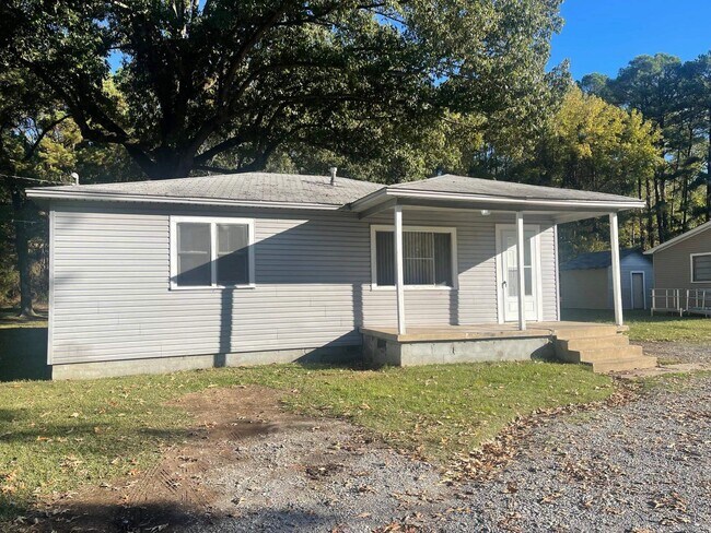 Building Photo - 5720 Young Rd