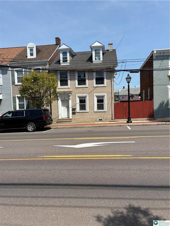 Building Photo - 31 W Main St