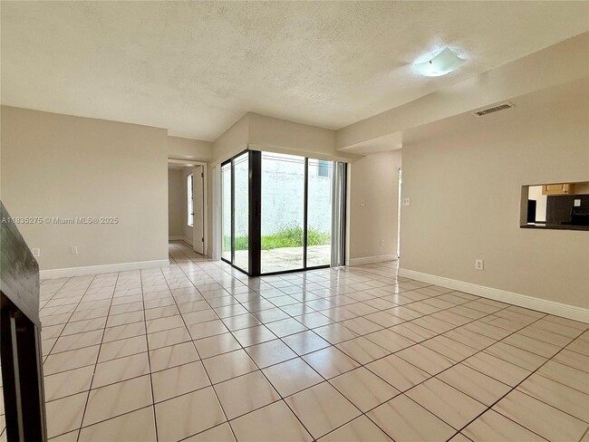 Foto del edificio - 9701 NW 5th Ln