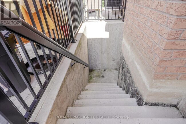 Photo du bâtiment - 1257 Roper Dr