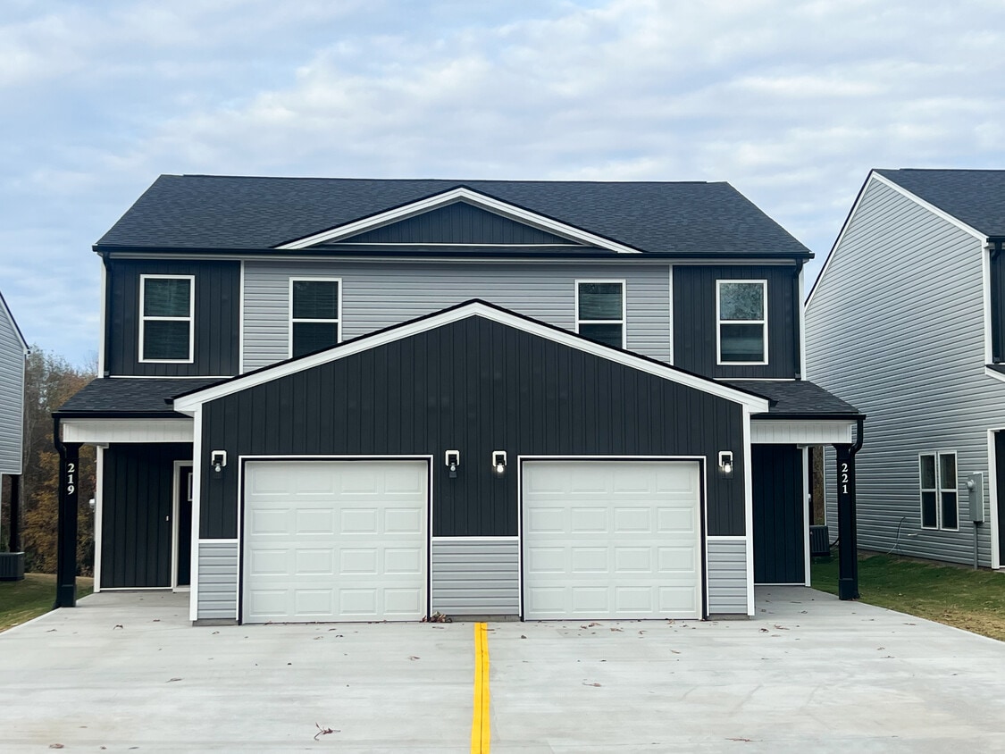 221 Johnson Ave, Inman, SC 29349 Townhome Rentals in Inman SC