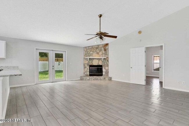 Foto del edificio - 7318 Amandas Crossing Dr S