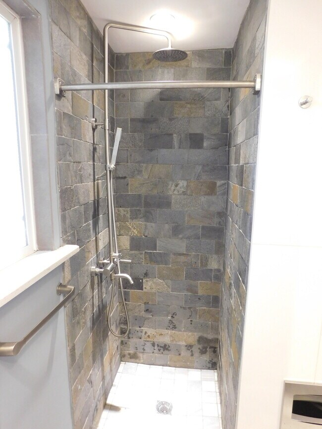 Foto del edificio - 2408 S Shenandoah St