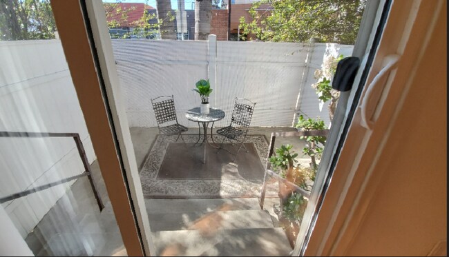 Building Photo - 2226 S Carmelina Ave