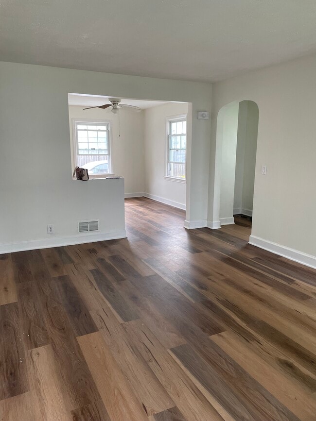 living room overlooking dining room - 1023 W Ridge Rd