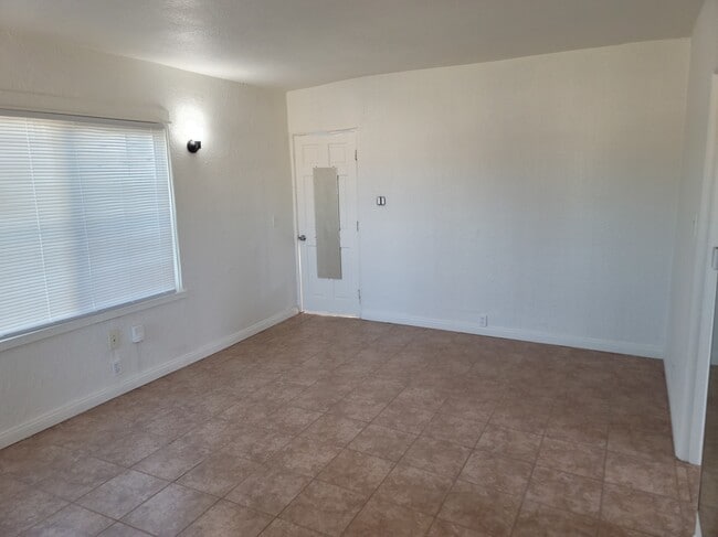 Building Photo - 5521 Hastings St