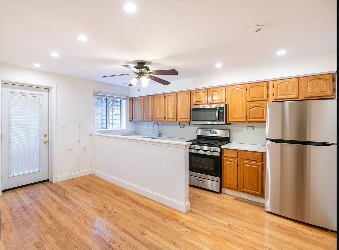 Kitchen - 572 Park Pl