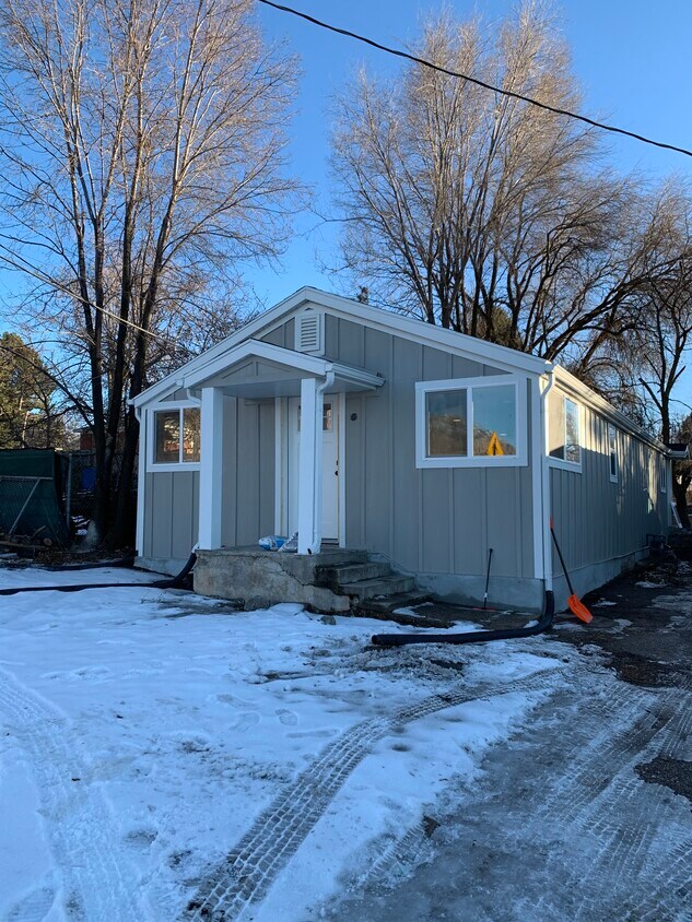 Primary Photo - 575 40th St