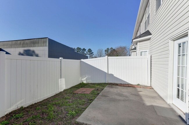 Building Photo - 1 Braiden Manor Rd
