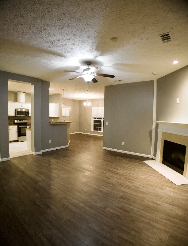 Foto del edificio - 12 Harding Dr