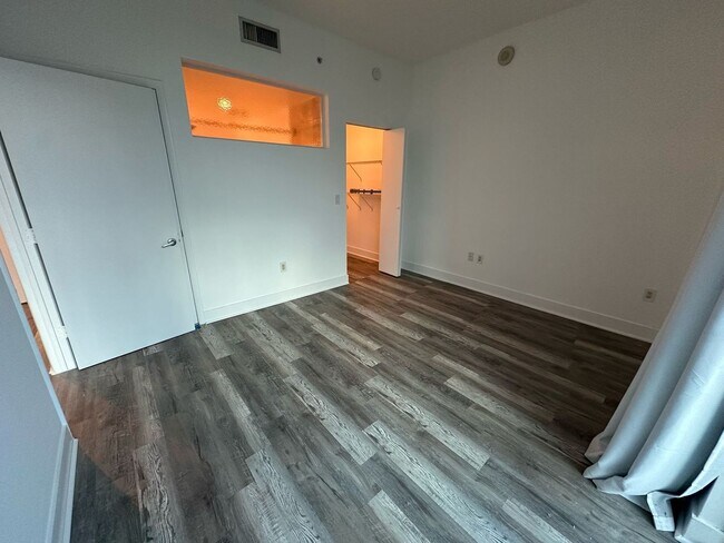Foto del edificio - 350 NE 24th St