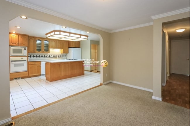 Foto del edificio - 4 Bedroom / 3 Bath Home in Sandy!