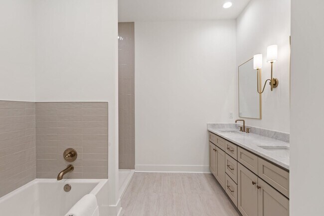 Foto del edificio - COMING SOON in SUGAR MILL POND!