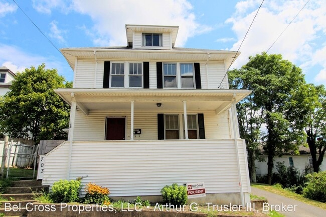 Building Photo - 3 br, 1 bath House - 703 Dayton Street