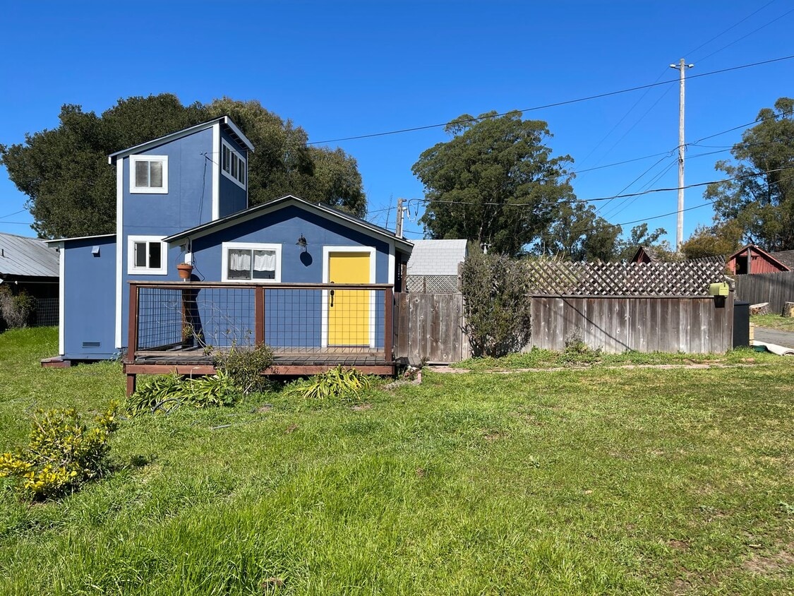 Primary Photo - Cute and Quaint One bedroom in Petaluma. P...