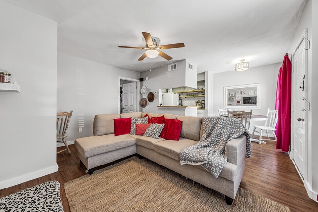 Building Photo - 4441 Old College Rd