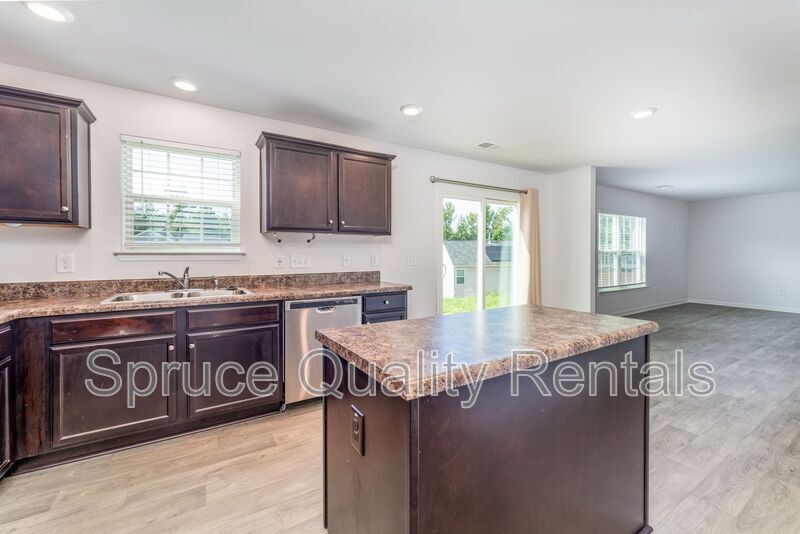 Primary Photo - 106 Saddlehorse Ln