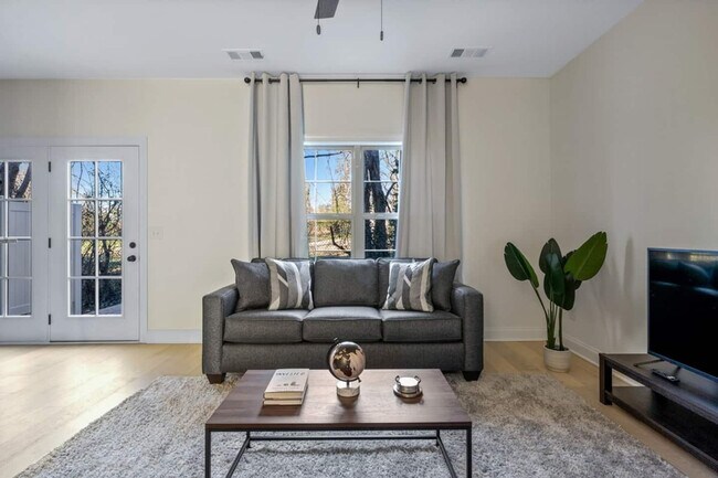 Building Photo - 3319 Old Hickory Blvd