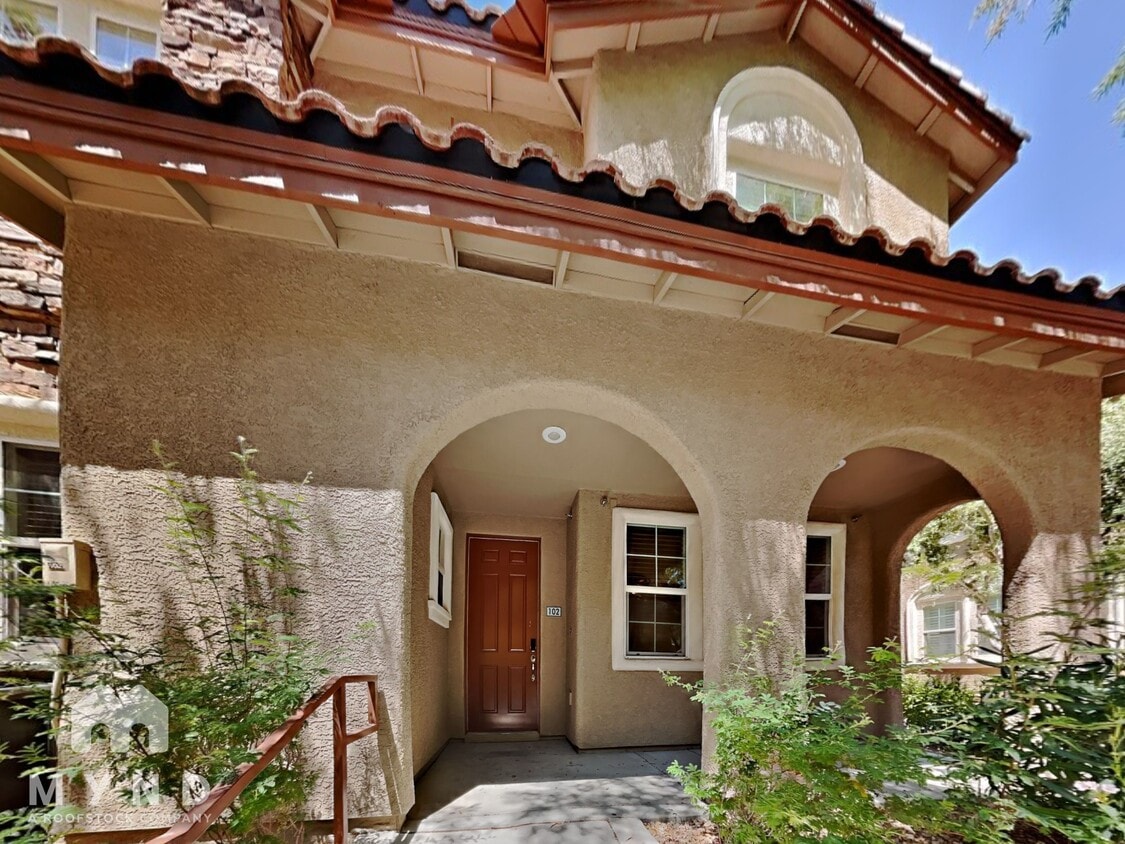 Primary Photo - 8456 Insignia Ave