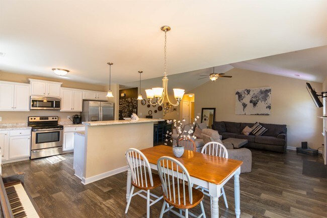 Building Photo - 238 Breakwater Dr