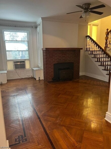 Building Photo - 510 Center St