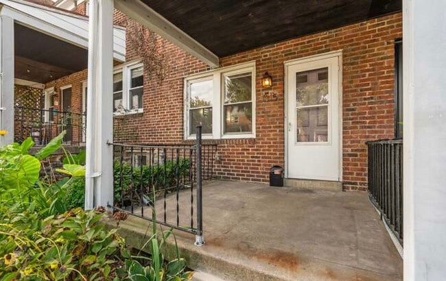 Photo - 1315 W 37th St Apartment