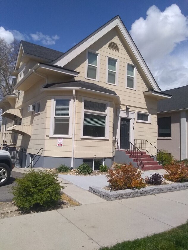 Primary Photo - 815 N 13th St