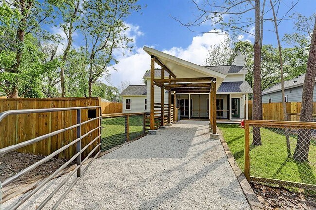 Foto del edificio - 6712 Cohn St