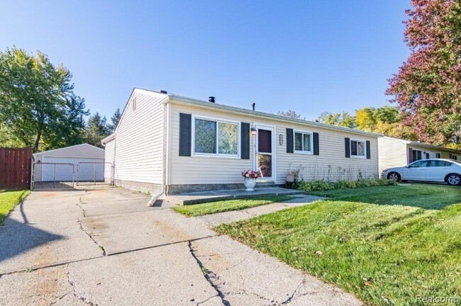 Building Photo - 2202 Isabell Ave