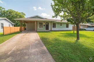 Building Photo - 1502 Villanova Dr