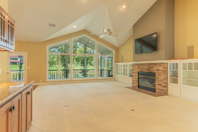 Foto del edificio - Spacious 3 Bedroom/2 Bath with a view of Balboa golf course.