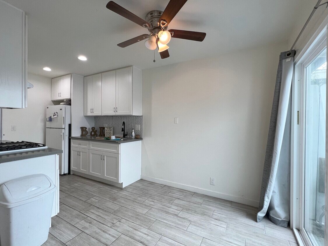 Primary Photo - 1803 E Lomita Ave