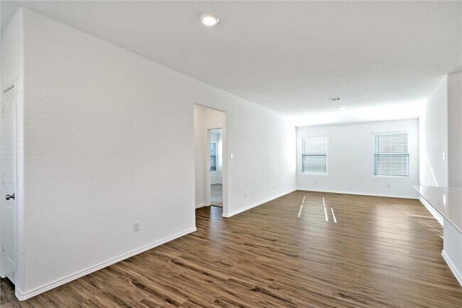 Building Photo - 3201 Kenner Dr