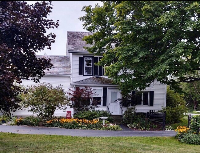 Building Photo - 70 Cambridge Rd
