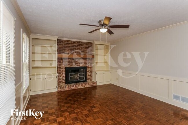 Foto del edificio - 3210 Henderson Walk