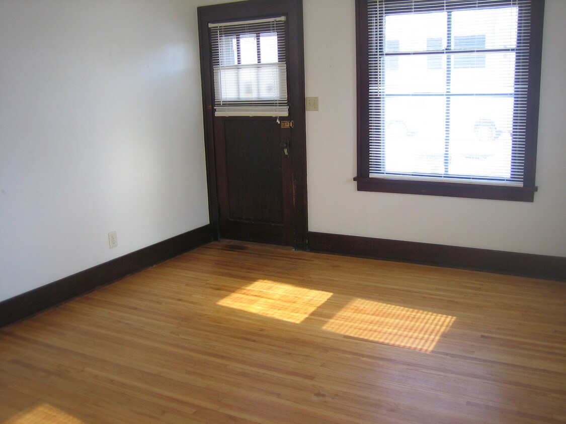 214 N Mandan St, Bismarck, ND 58501 House Rental in Bismarck, ND