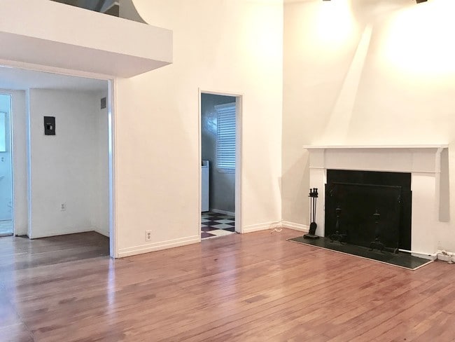 Building Photo - 2046 High Tower Dr