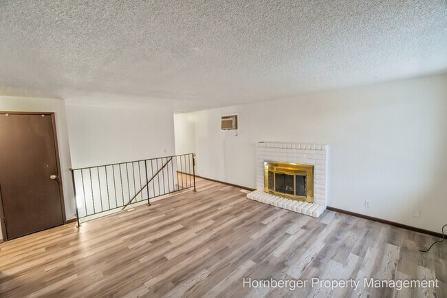 Building Photo - 33 E Rockwell Ave