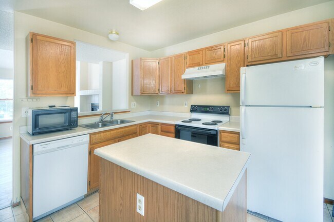 Foto del edificio - 2540 Lyncrest Dr
