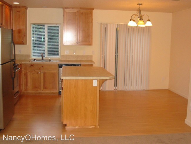 Building Photo - 3 br, 2.5 bath House - 2717 Rossiter Ln