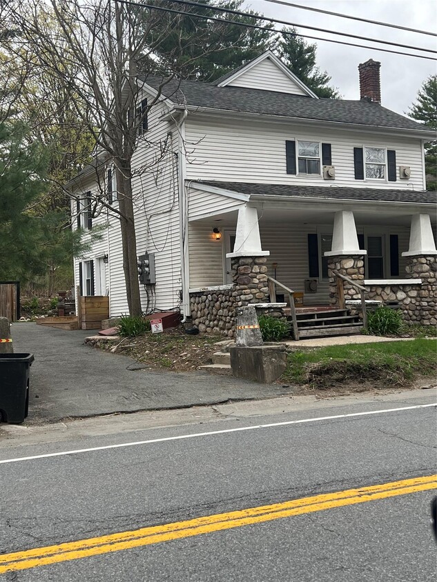 Primary Photo - 263 Kingston Ave
