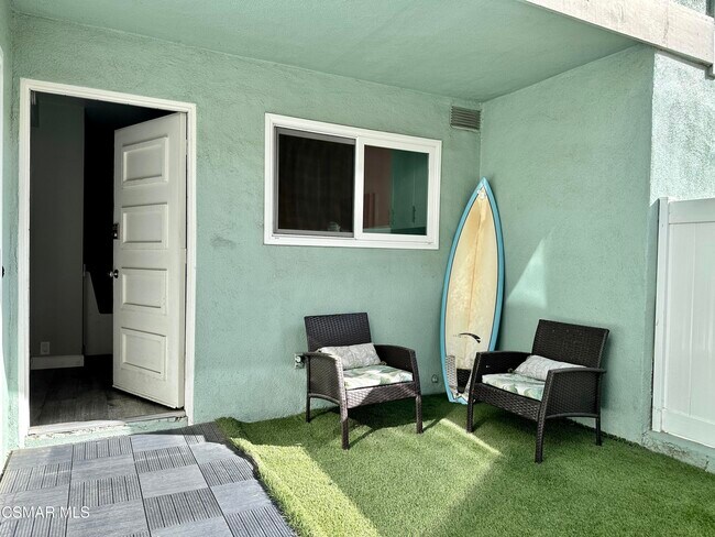Building Photo - 3065 E Harbor Blvd