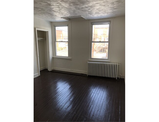 Building Photo - 1702 E 28th Street