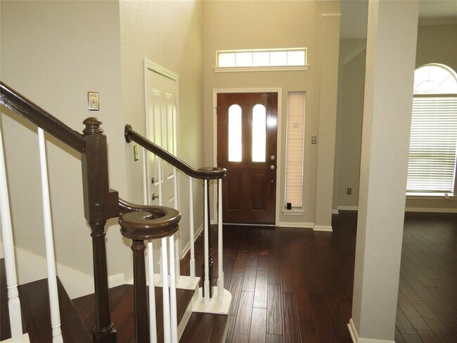 Building Photo - 4008 Sable Oaks Dr