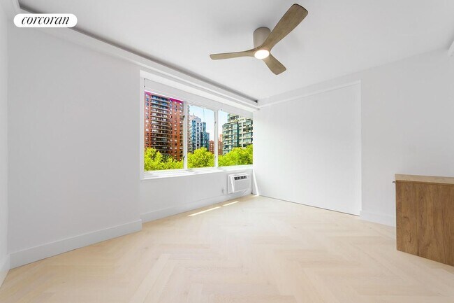 Building Photo - 392 Central Prk W