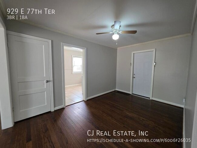 Building Photo - 929 E 77th Ter