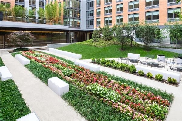Building Photo - 550 West 45th Street