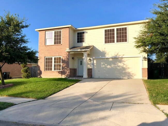 Foto del edificio - 4 bedroom/2.5 Bath Retama Springs Subdivision