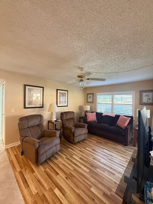 Building Photo - 6120 Whiskey Creek Dr